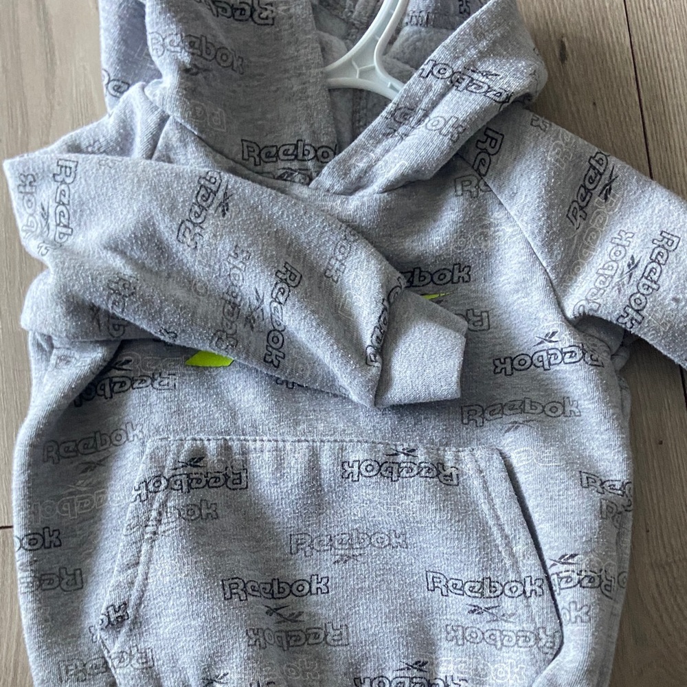 2 Pcs Reebok Gray Hoodie and Black Pants Size 2T - Picture 4 of 6